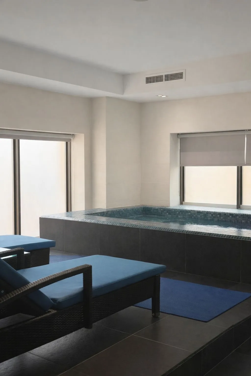 Private Jacuzzi and relaxation area