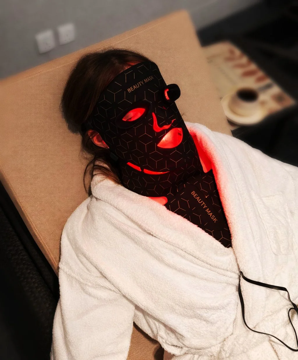 LED LIGHT THERAPY MASK
